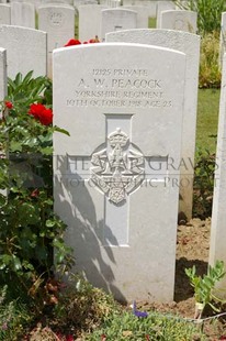 Le Cateau Military Cemetery - PEACOCK, ANTHONY WILLIS